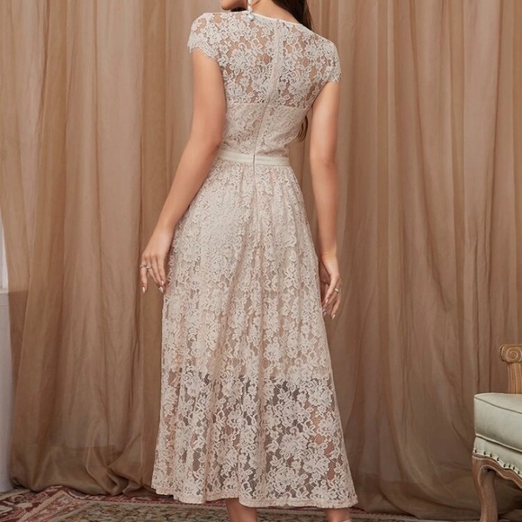 Floral Lace Cap Sleeve Zip Back Dress - Picture 2 of 2